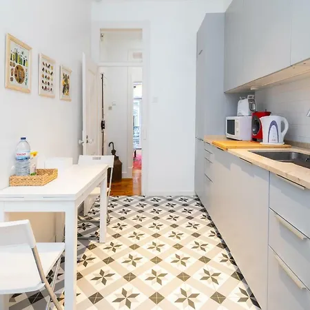 דירה 4 Bedroom On The Center