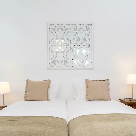 Апартаменты 4 Bedroom On The Center Лиссабон