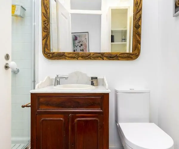 Διαμέρισμα 4 Bedroom On The Center