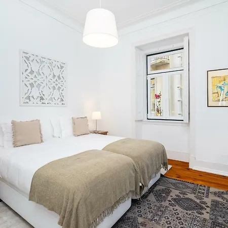 公寓 4 Bedroom On The Center *